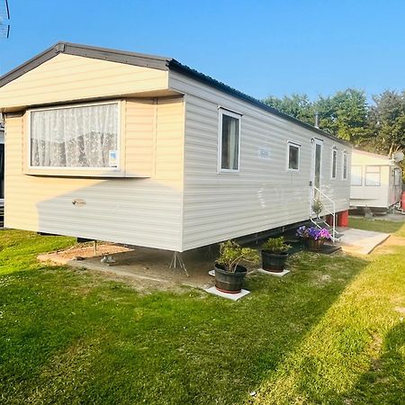 Lola'S Caravan. Your Home Away From Home. Parkeston Esterno foto