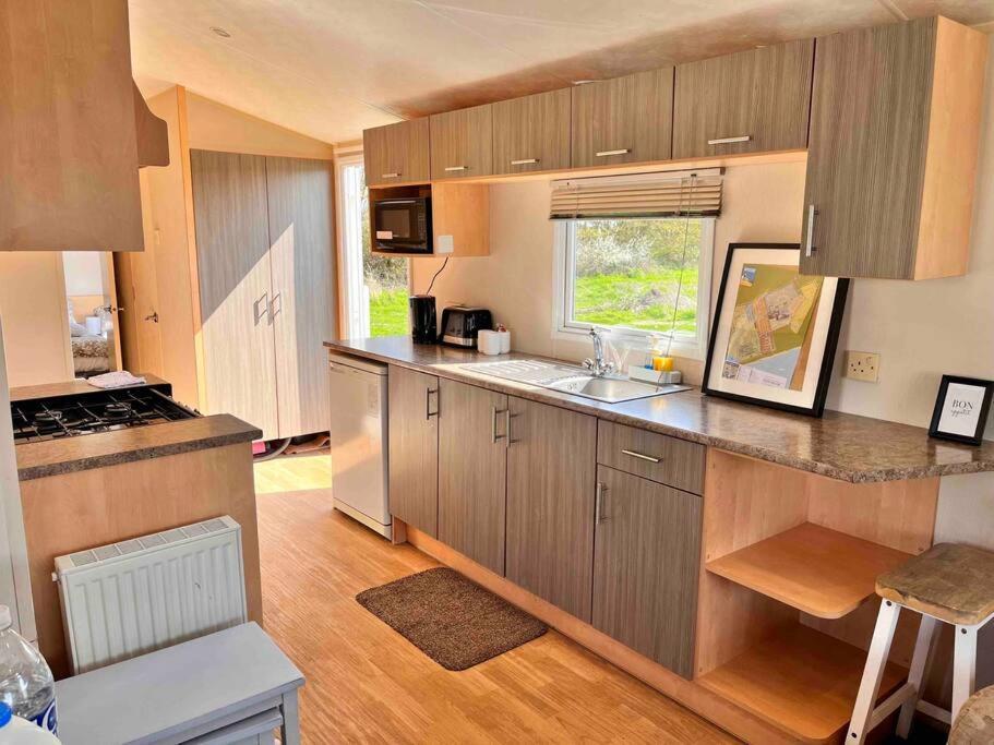 Lola'S Caravan. Your Home Away From Home. Parkeston Esterno foto