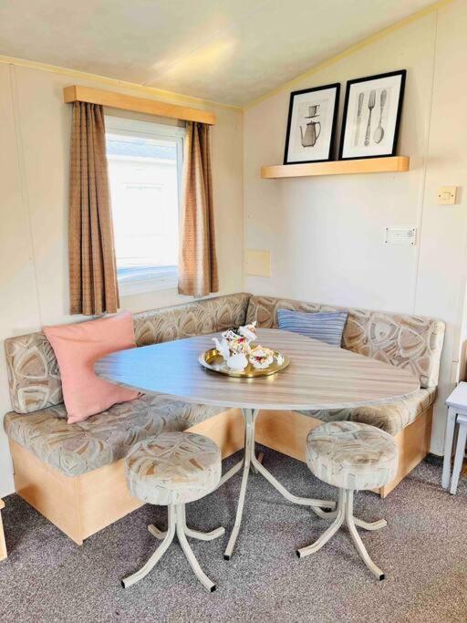 Lola'S Caravan. Your Home Away From Home. Parkeston Esterno foto