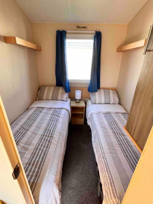 Lola'S Caravan. Your Home Away From Home. Parkeston Esterno foto