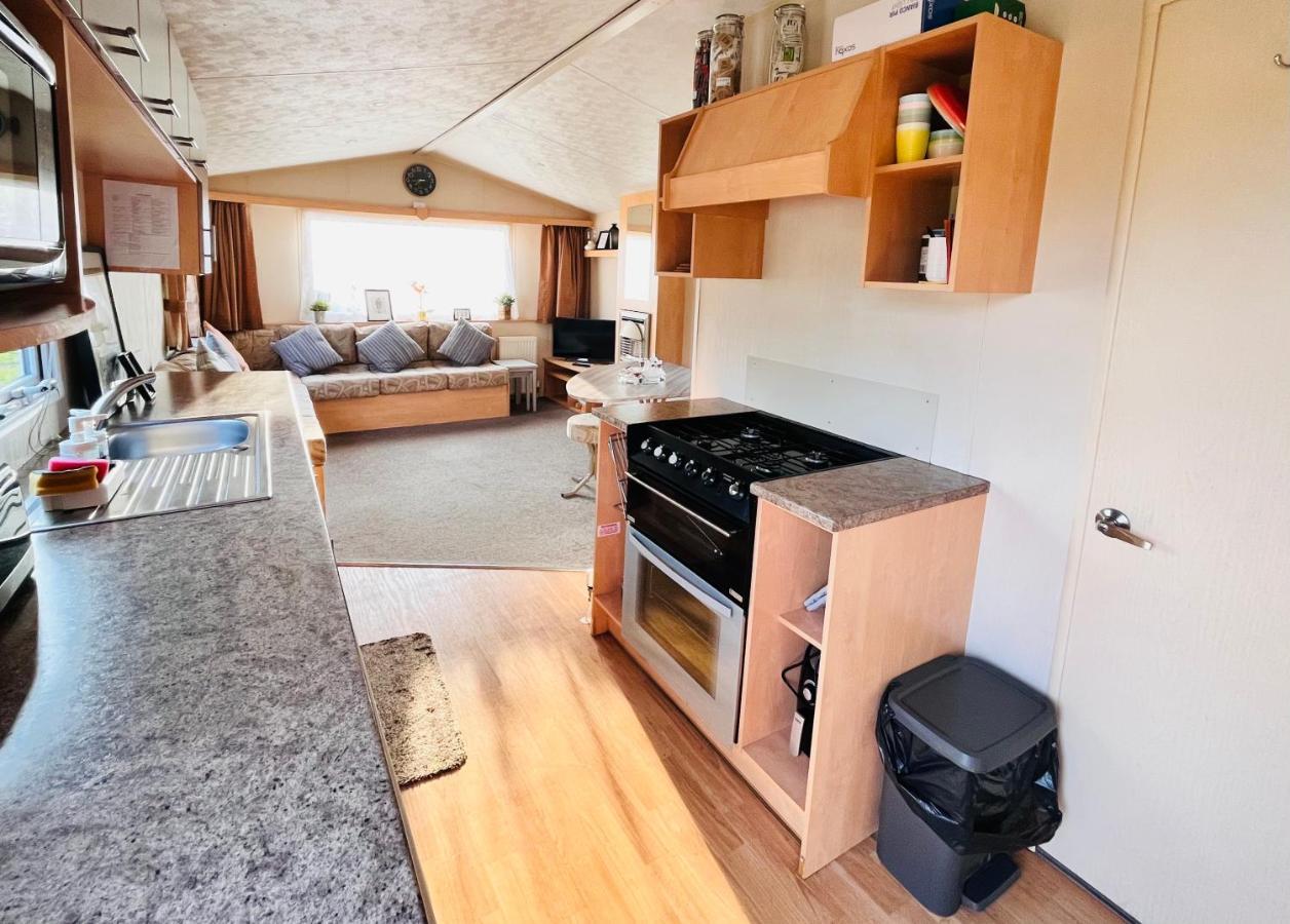 Lola'S Caravan. Your Home Away From Home. Parkeston Esterno foto